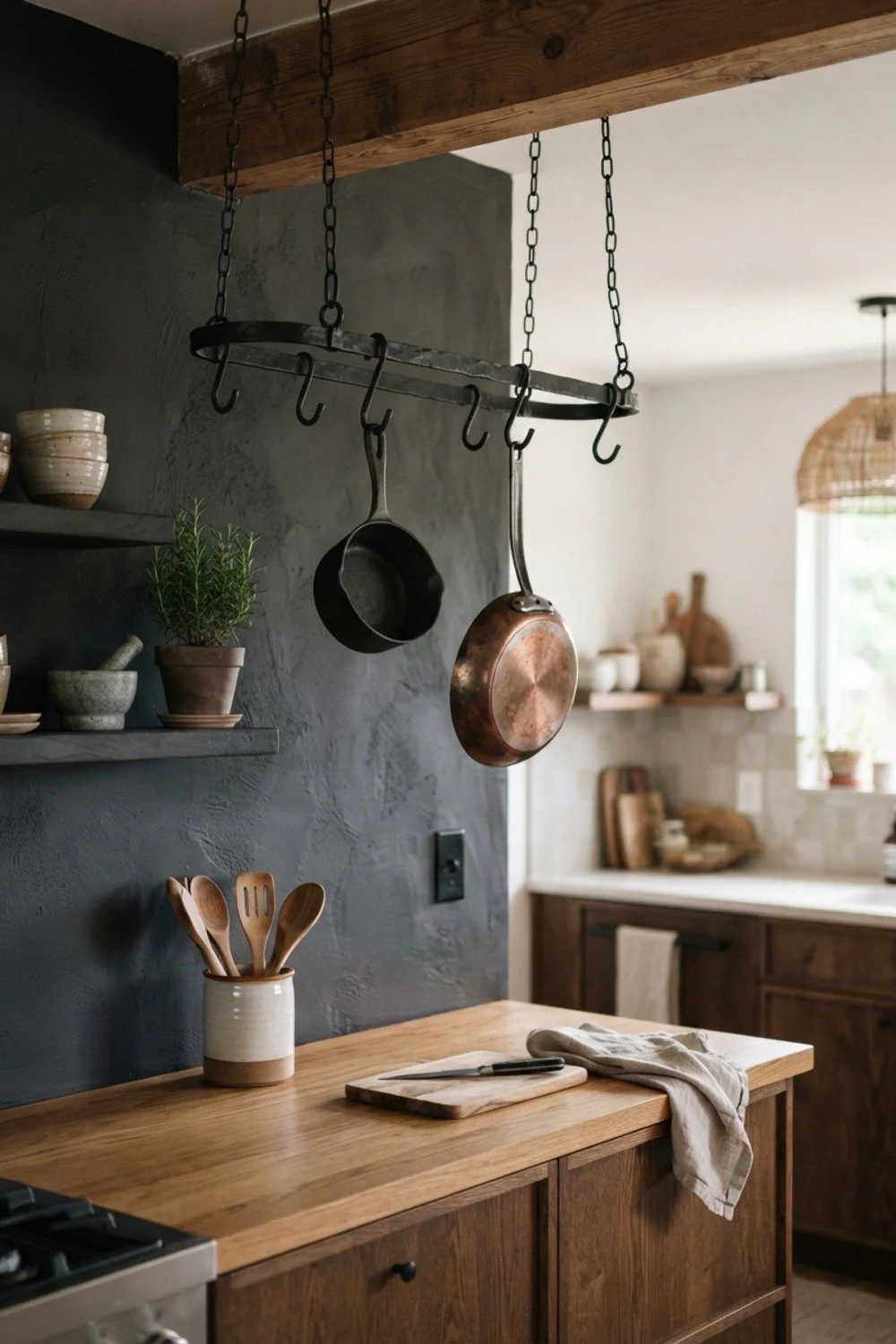 Ceiling-hung pot rail